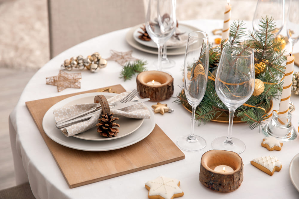 Aranjament de Crăciun pentru masă în stil modern