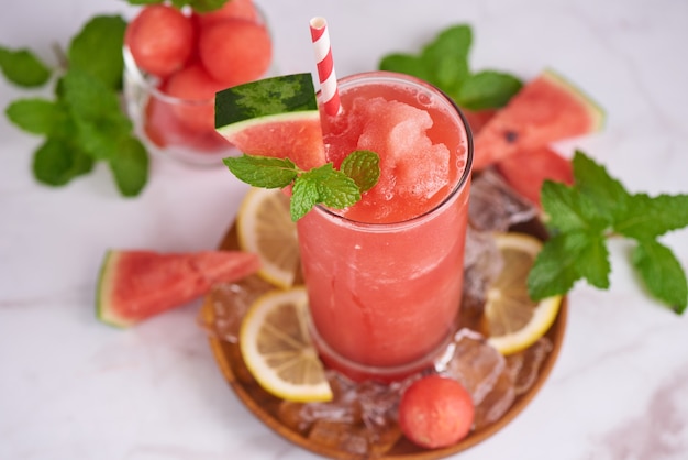 Cocktail cu pepene roșu și lime