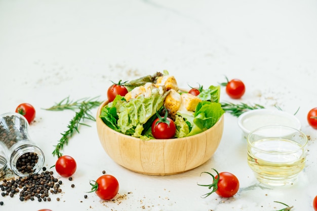 Ingrediente pentru salata Caesar clasică