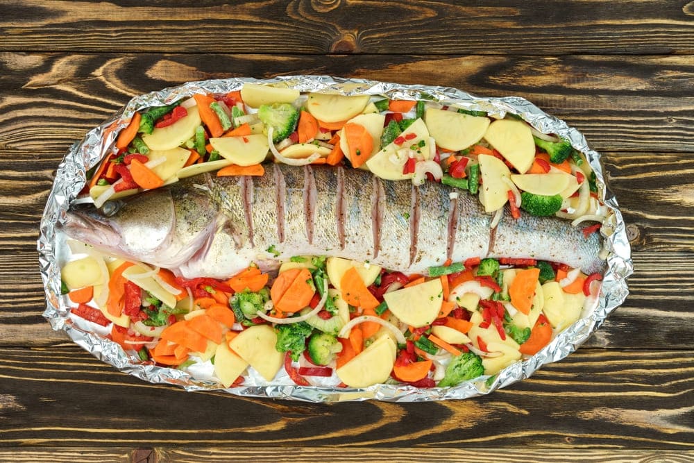 Biban pregatit pentru gatit la cuptor cu legume de sezon