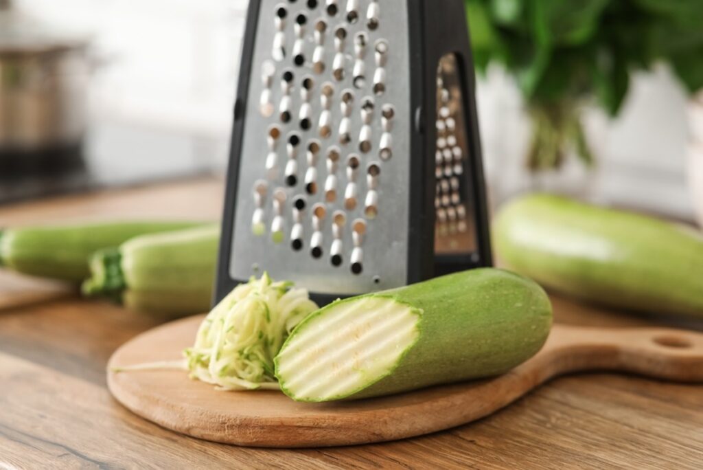 Pregatirea dovleceilor pentru salata