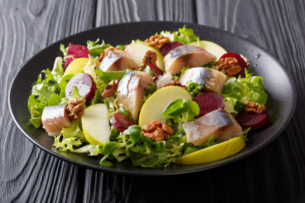 Salata de macrou afumat