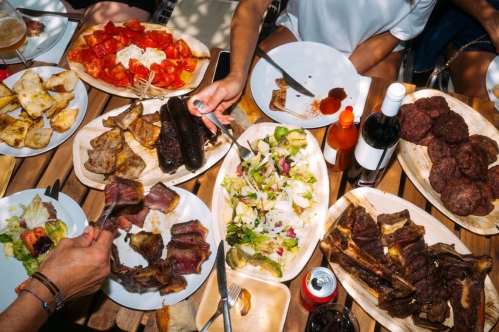 Salate cu carne la grata